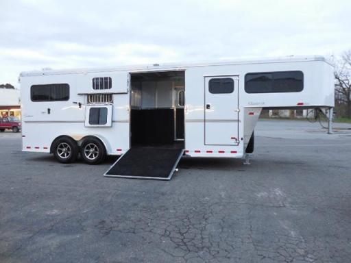 2016_Sundowner_Trailers_2_1_with_Dress_Horse_Trailer_qpZnVU
